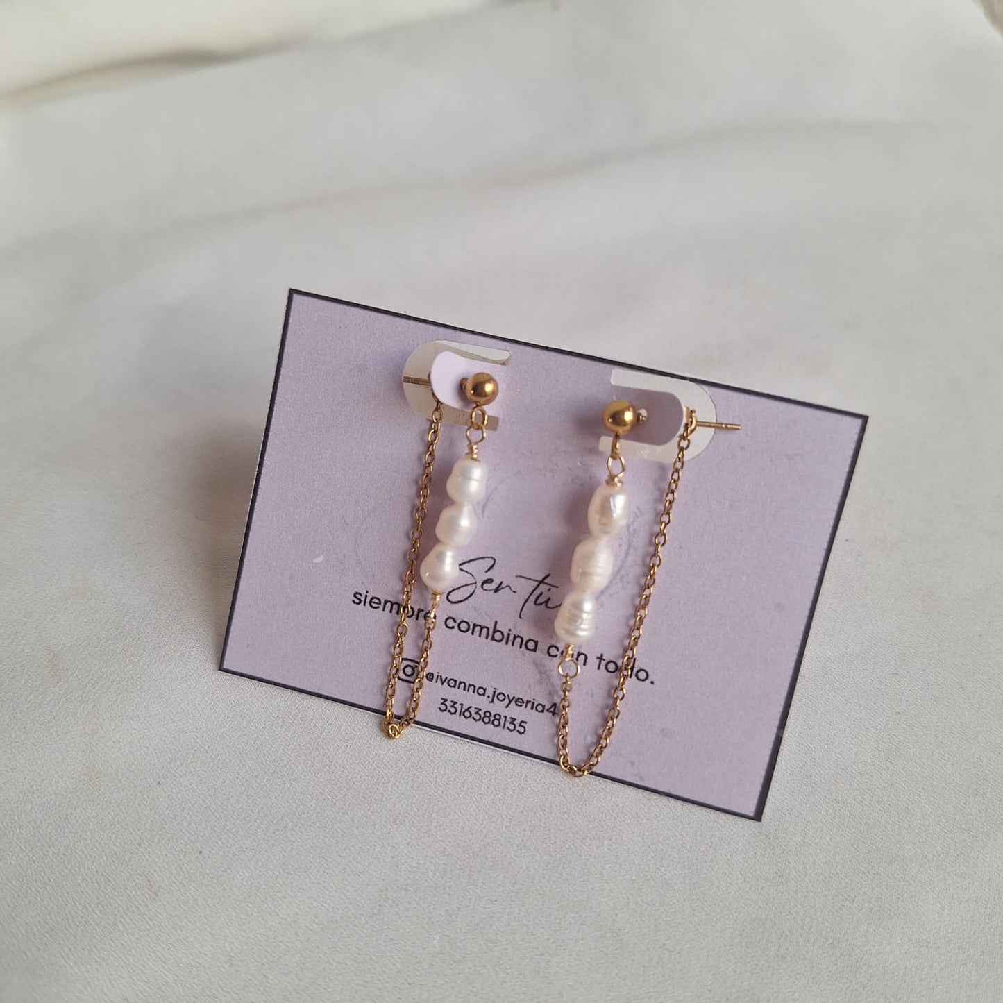 Aretes Carmin